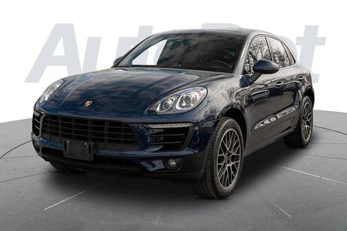 Dark Blue Metallic 2016 Porsche Macan Macan Sport Edition