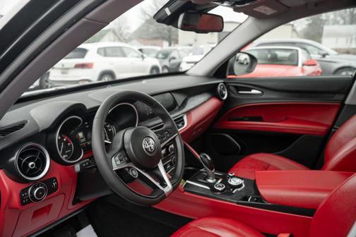 2019 Alfa Romeo Stelvio Ti Sport