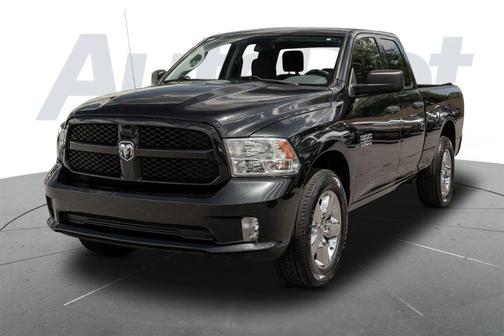 Brilliant Black Crystal Pearlcoat 2018 RAM 1500 Express