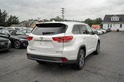 Blizzard Pearl 2018 Toyota Highlander XLE