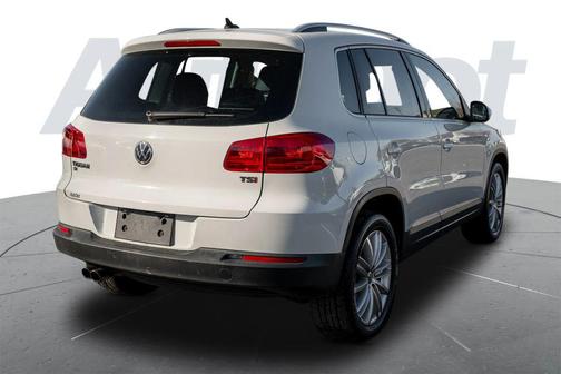 2016 Volkswagen Tiguan SE