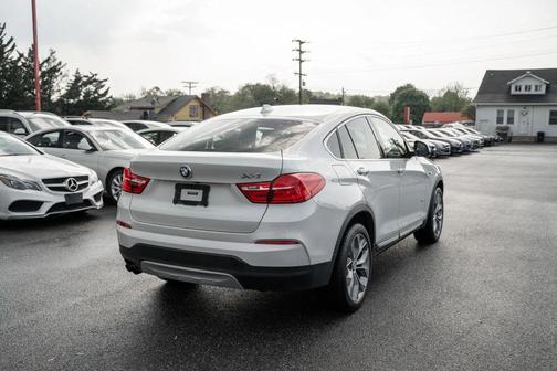 White 2018 BMW X4 xDrive28i