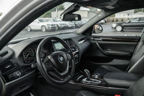 White 2018 BMW X4 xDrive28i