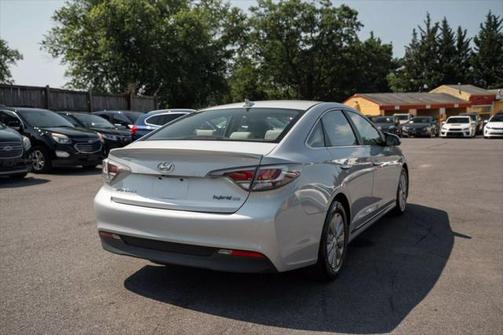 2017 Hyundai SONATA Hybrid SE