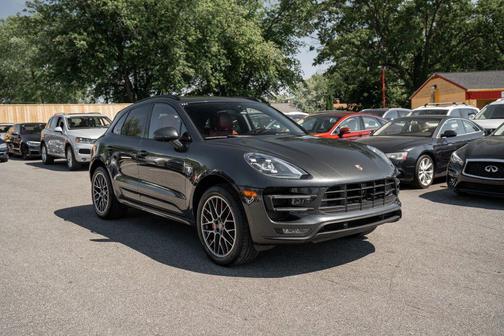 Gray 2018 Porsche Macan Macan Turbo