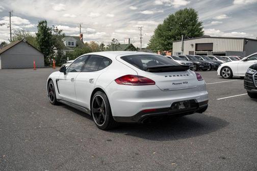 Carmine Red 2016 Porsche Panamera GTS