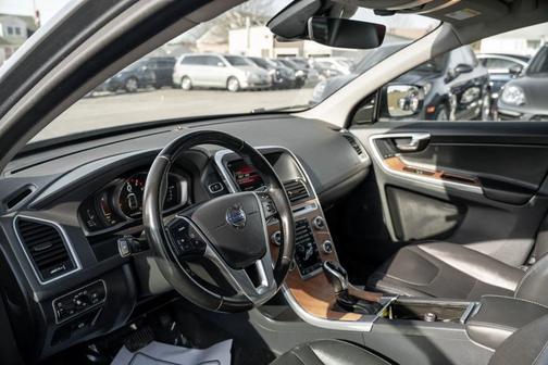 2017 Volvo XC60 T5 Inscription