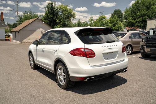White 2013 Porsche Cayenne Cayenne