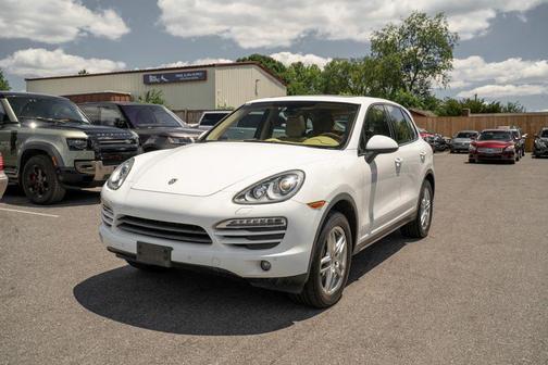 White 2013 Porsche Cayenne Cayenne