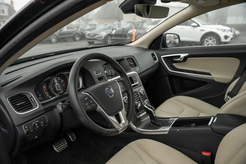 2016 Volvo S60 T5 Drive-E Premier