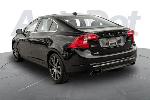 Onyx Black Metallic 2017 Volvo S60 Inscription T5 Platinum