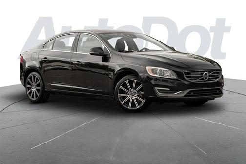 Onyx Black Metallic 2017 Volvo S60 Inscription T5 Platinum