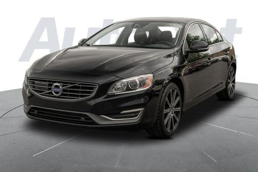 Onyx Black Metallic 2017 Volvo S60 Inscription T5 Platinum