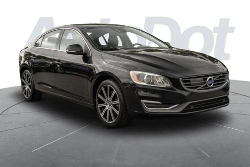 Onyx Black Metallic 2017 Volvo S60 Inscription T5 Platinum