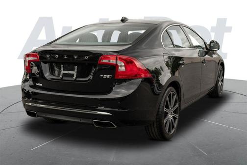 Onyx Black Metallic 2017 Volvo S60 Inscription T5 Platinum