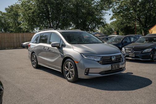 Lunar Silver Metallic 2023 Honda Odyssey Touring