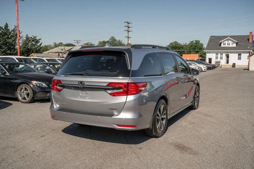 Lunar Silver Metallic 2023 Honda Odyssey Touring