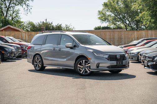 Lunar Silver Metallic 2023 Honda Odyssey Touring