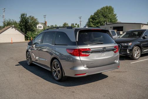 Lunar Silver Metallic 2023 Honda Odyssey Touring