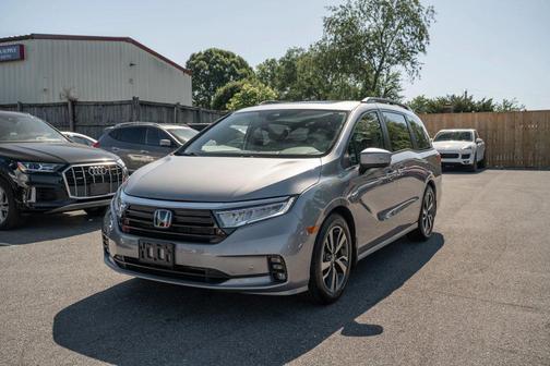 Lunar Silver Metallic 2023 Honda Odyssey Touring