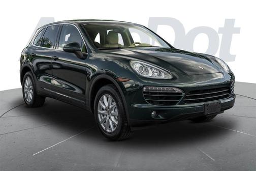 Jet Green Metallic 2014 Porsche Cayenne Diesel