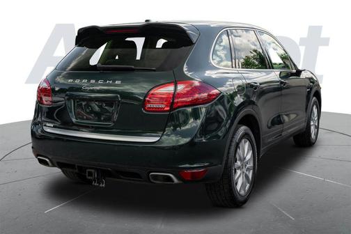 Jet Green Metallic 2014 Porsche Cayenne Diesel