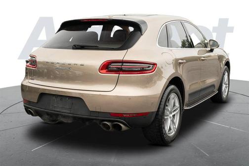 Gold 2016 Porsche Macan Macan Sport Edition