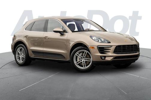 Gold 2016 Porsche Macan Macan Sport Edition