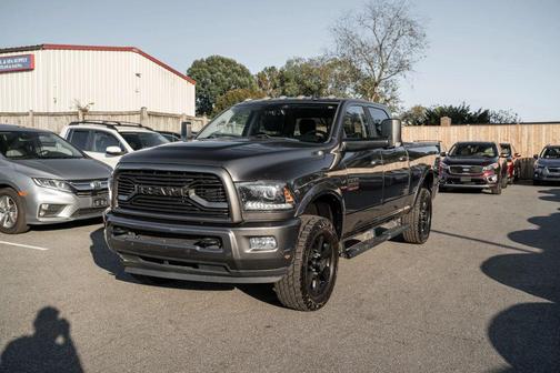 Granite Crystal Metallic Clearcoat 2018 RAM 3500 Laramie Crew Cab 4x4 6'4' Box