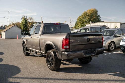 Granite Crystal Metallic Clearcoat 2018 RAM 3500 Laramie Crew Cab 4x4 6'4' Box