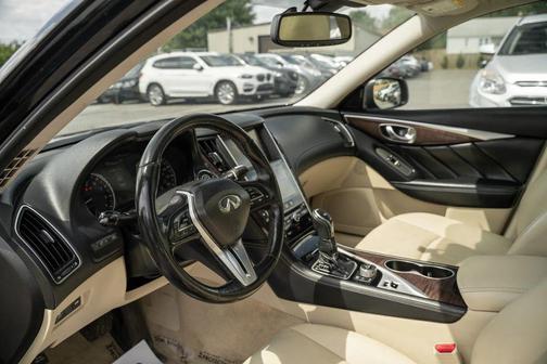 Black 2018 INFINITI Q50 3.0t LUXE