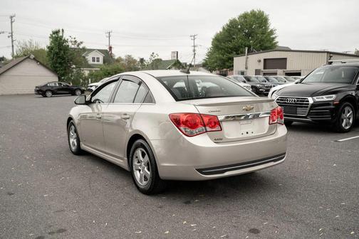 Champagne Silver Metallic 2015 Chevrolet Cruze 1LT