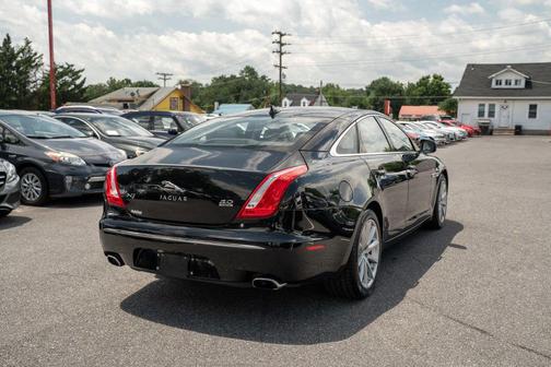 2013 Jaguar XJ Base
