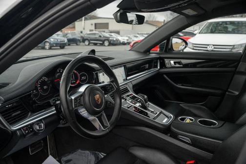 2018 Porsche Panamera 4S