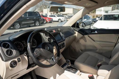 2011 Volkswagen Tiguan SE