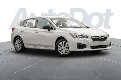 Crystal White Pearl 2019 Subaru Impreza 2.0i