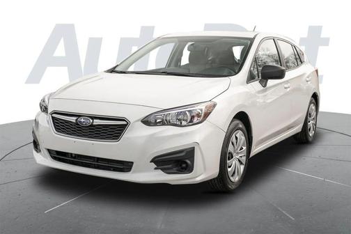 Crystal White Pearl 2019 Subaru Impreza 2.0i