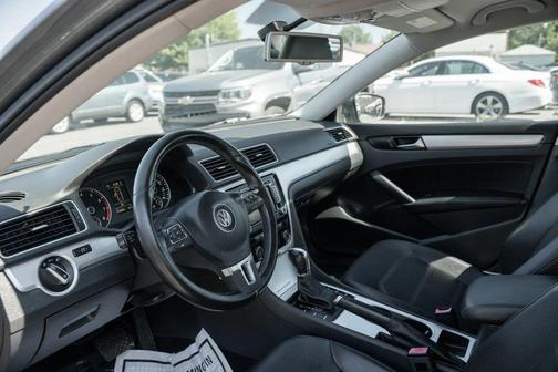 Platinum Gray Metallic 2013 Volkswagen Passat 2.5 SE
