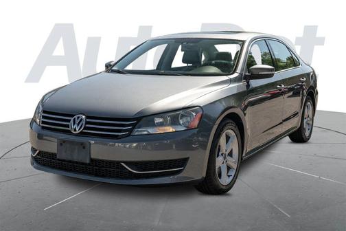 Platinum Gray Metallic 2013 Volkswagen Passat 2.5 SE