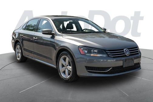 Platinum Gray Metallic 2013 Volkswagen Passat 2.5 SE