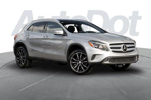 Polar Silver Metallic 2017 Mercedes-Benz GLA 250 4MATIC