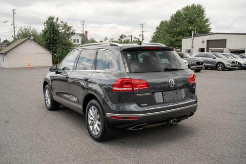 Gray 2016 Volkswagen Touareg TDI Sport w/Technology