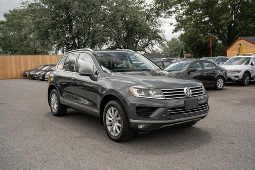 Gray 2016 Volkswagen Touareg TDI Sport w/Technology