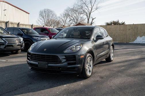 2019 Porsche Macan Sport Utility 4D