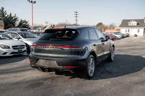 2019 Porsche Macan Sport Utility 4D