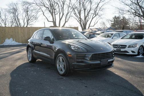 2019 Porsche Macan Sport Utility 4D