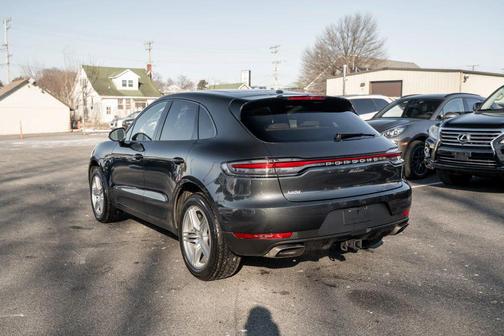 2019 Porsche Macan Sport Utility 4D