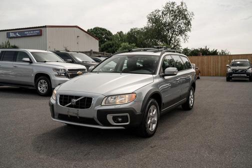 Electric Silver Metallic 2008 Volvo XC70 3.2