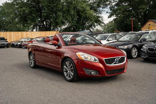 Flamenco Red Metallic 2011 Volvo C70 T5