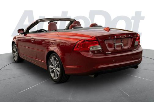 Flamenco Red Metallic 2011 Volvo C70 T5